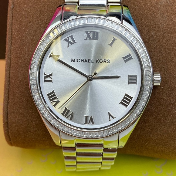 Michael Kors Black Silver Dial Ladies Watch - Picture 2 of 8